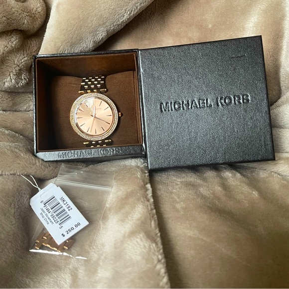 Michael Kors Watch - Picture 2 of 4